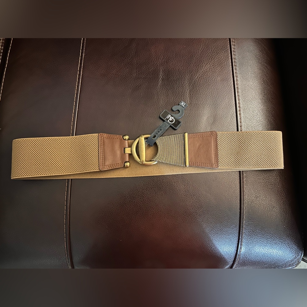 NWT Wide Brown Stretch Belt